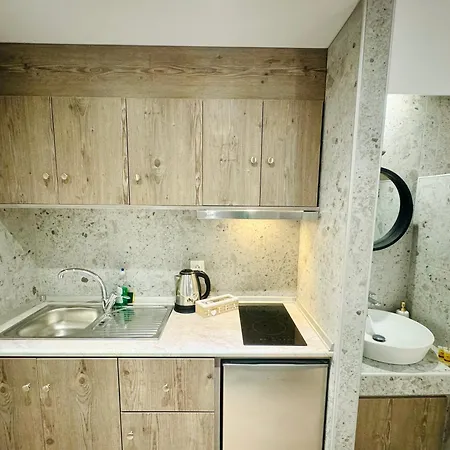 Апарт-отель Peter's Place *